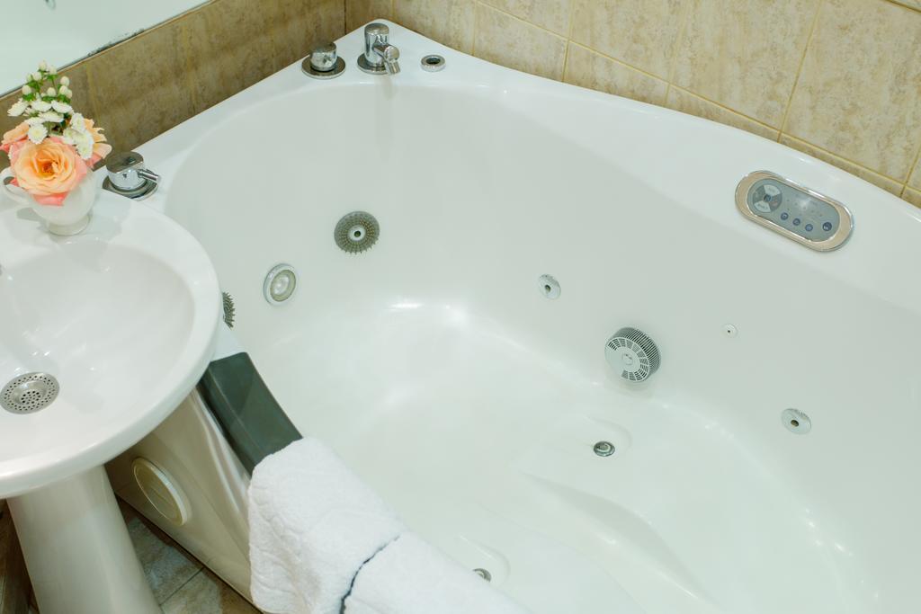 Studio De Luxe With Jacuzzi Sumy Exteriér fotografie