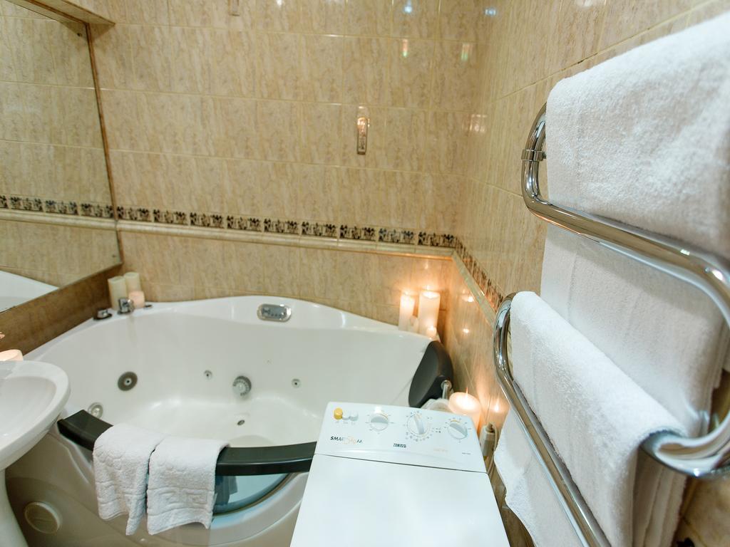Studio De Luxe With Jacuzzi Sumy Exteriér fotografie