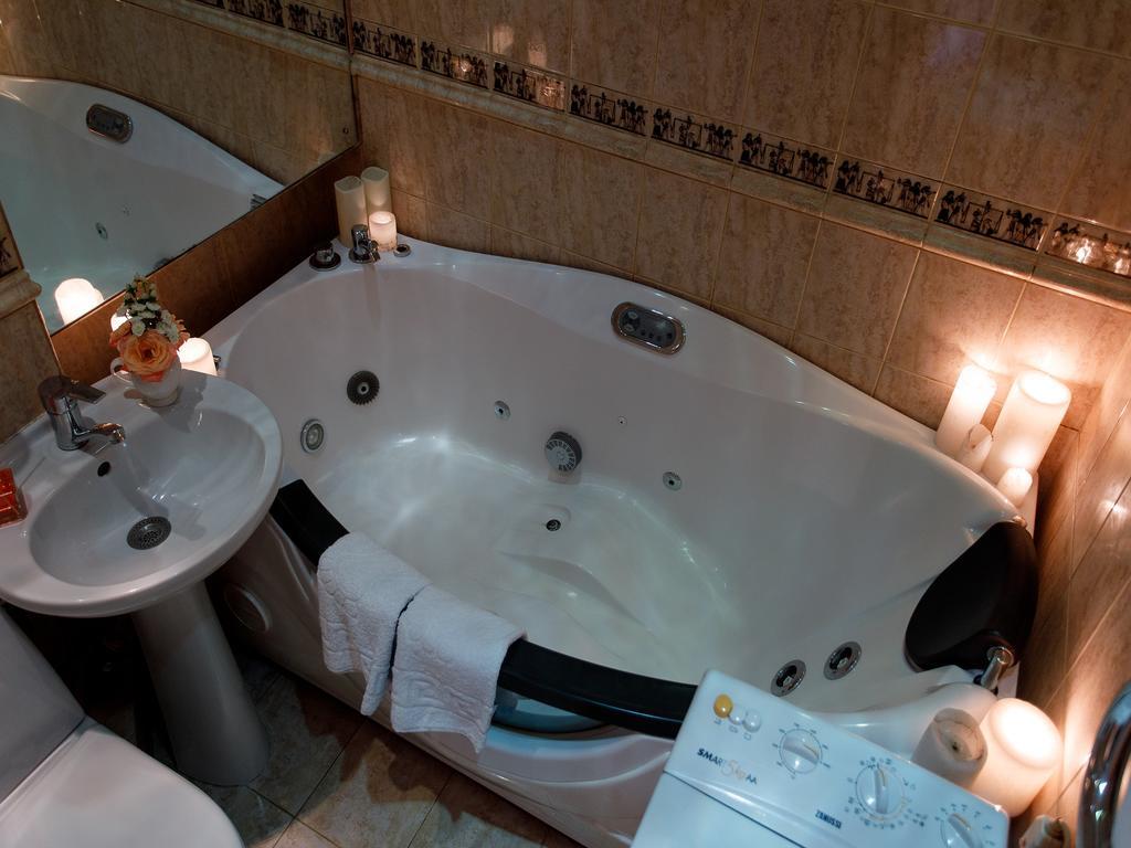 Studio De Luxe With Jacuzzi Sumy Exteriér fotografie
