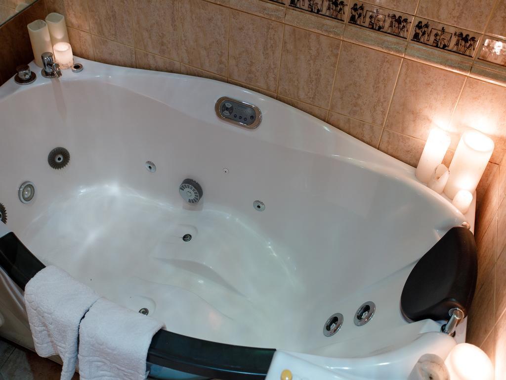 Studio De Luxe With Jacuzzi Sumy Exteriér fotografie